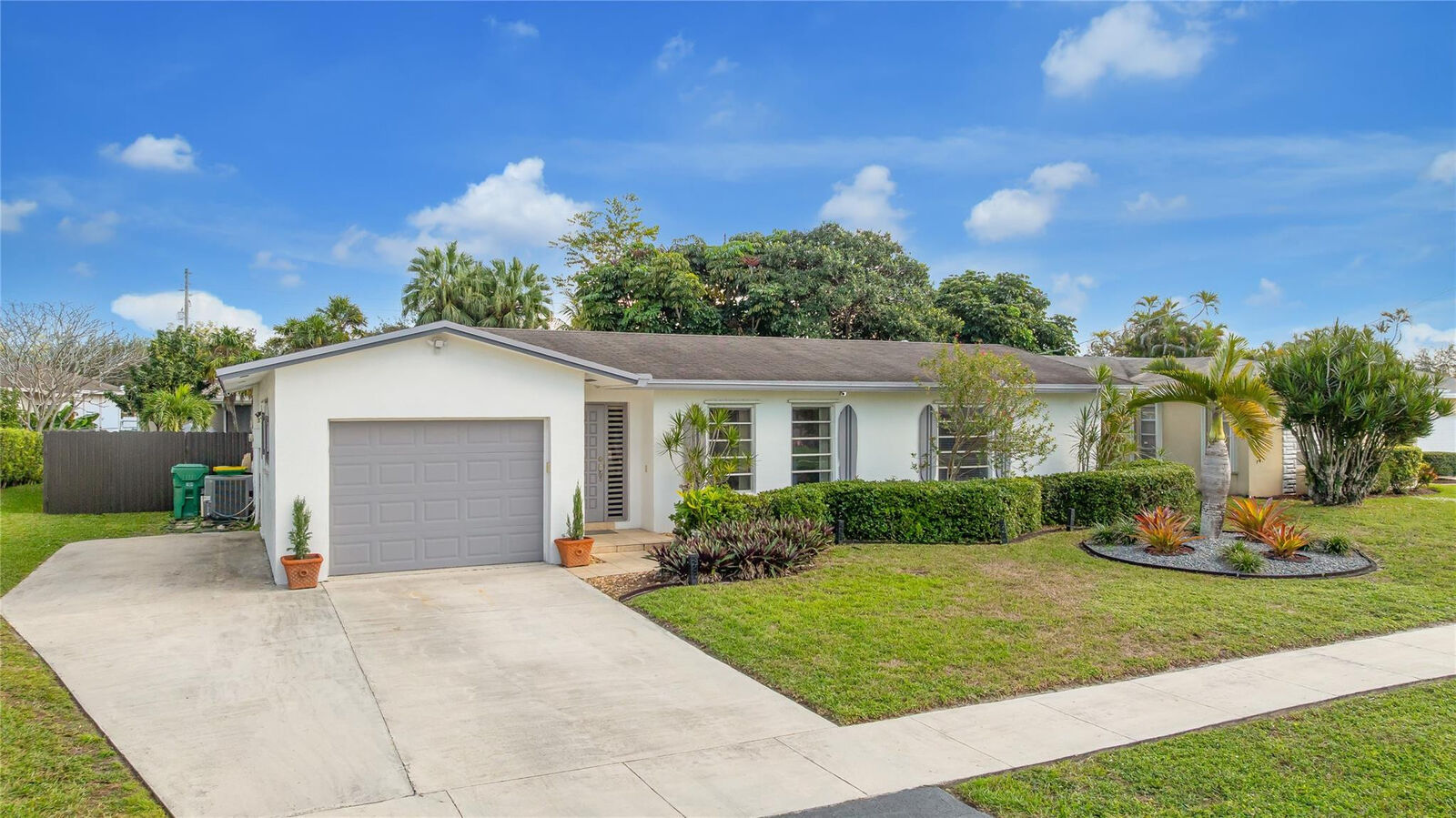 Property Photo:  140 SW 126th Avenue  FL 33325 