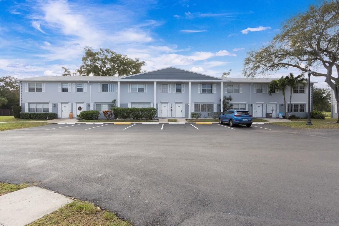 Property Photo: 1874 SW 81st Lane 1874 FL 33324