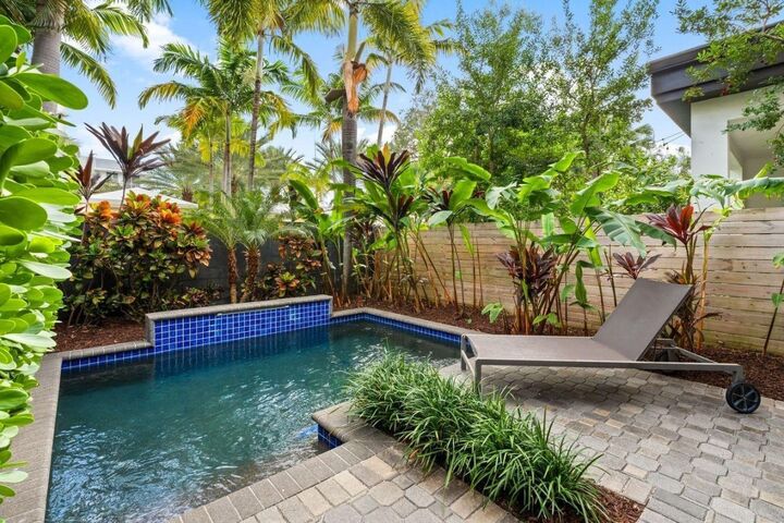 Property Photo: 928 NE 16th Avenue 928 FL 33304