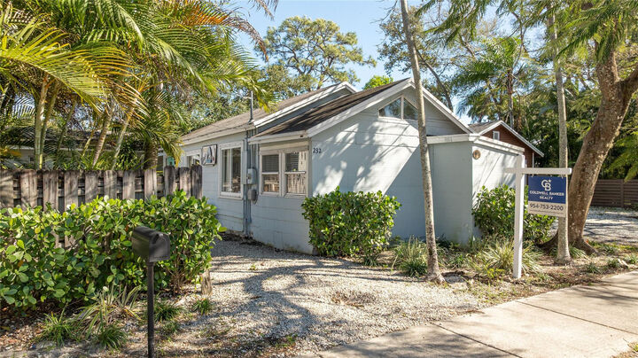 Property Photo:  232 Seminole Avenue  FL 33312 