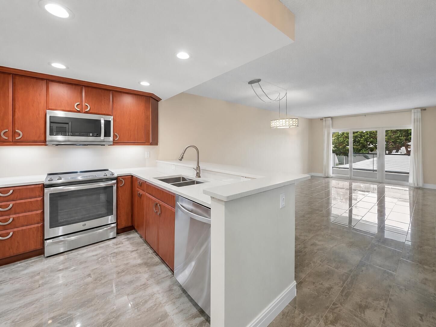 Property Photo: 1500 S Ocean Boulevard 207 FL 33062