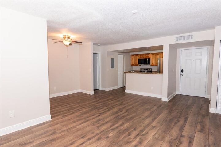 Property Photo:  1251 SW 46th Avenue 1506  FL 33069 