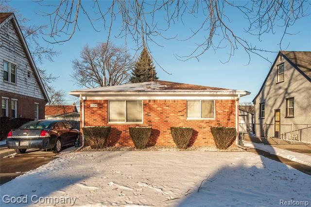 Property Photo:  1834 Mill Street  MI 48146 