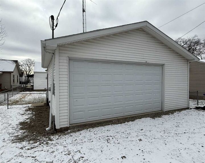 Property Photo: 1016 NW D Street IN 47374