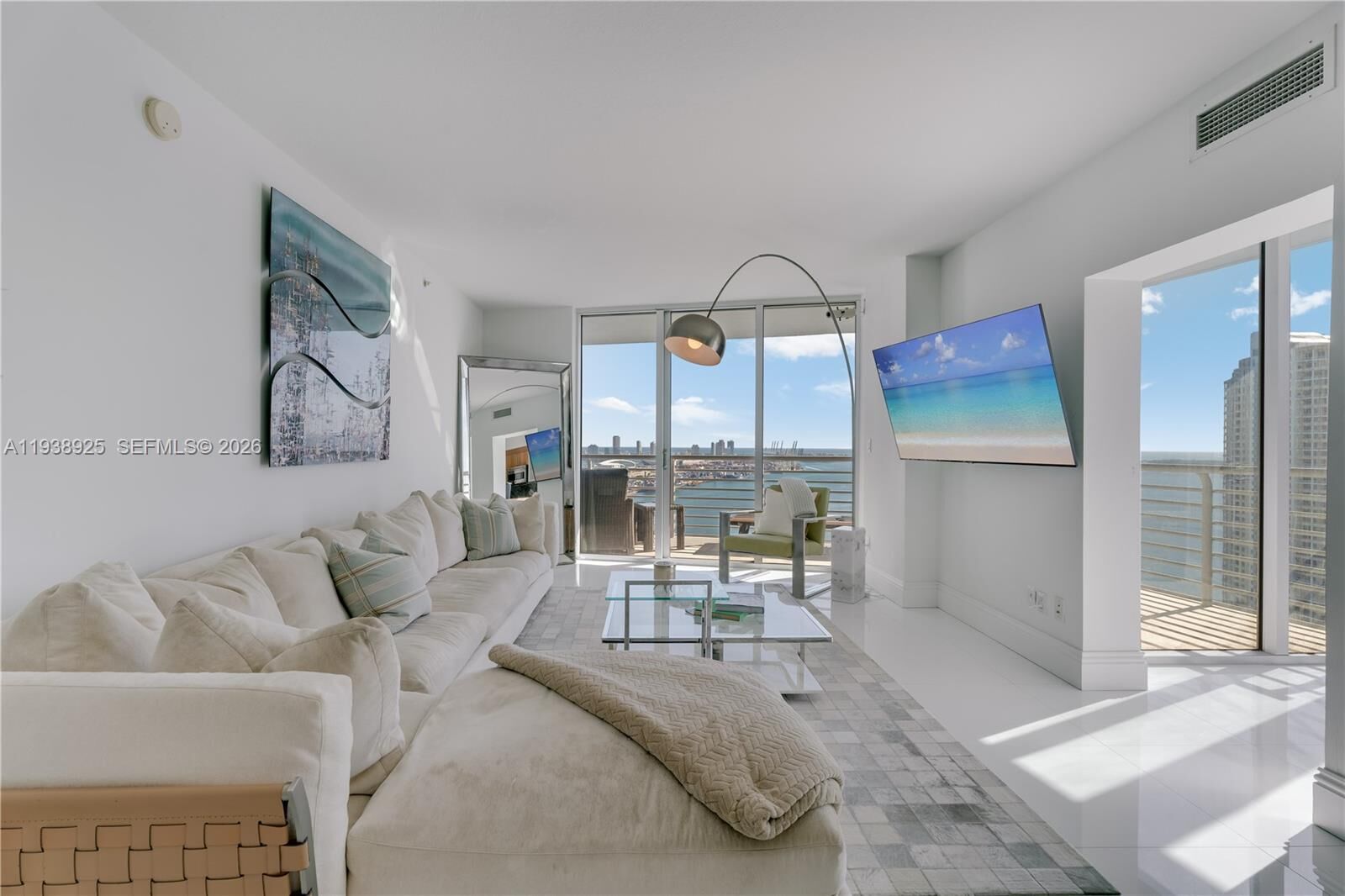 Property Photo:  325 S Biscayne Blvd 3723  FL 33131 