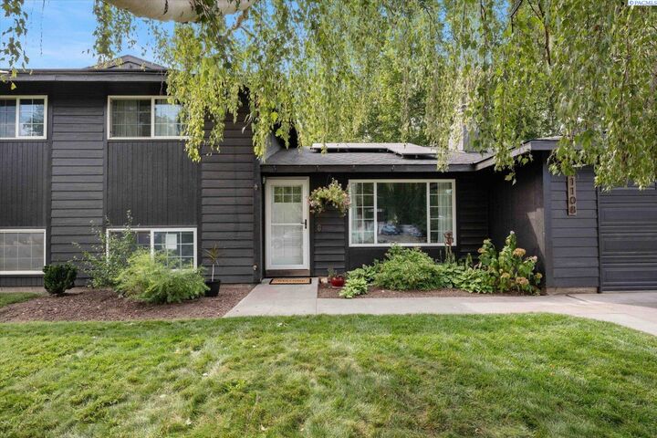 Property Photo:  1108 S Belfair St  WA 99338 