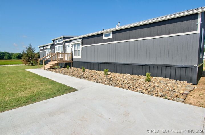 Property Photo:  114126 S 4203 Road  OK 74426 