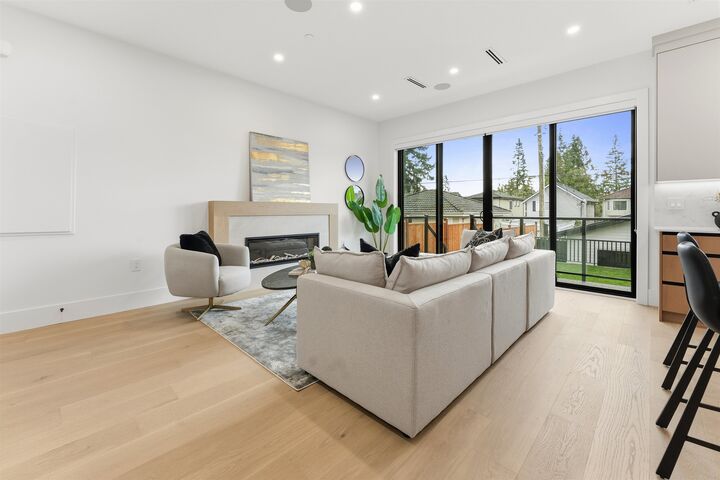 Property Photo:  3218 W 38th Avenue 2  BC V6N 2X6 