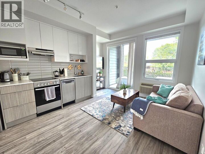 Property Photo: 1800 Richter Street 102 BC V1Y 0G9