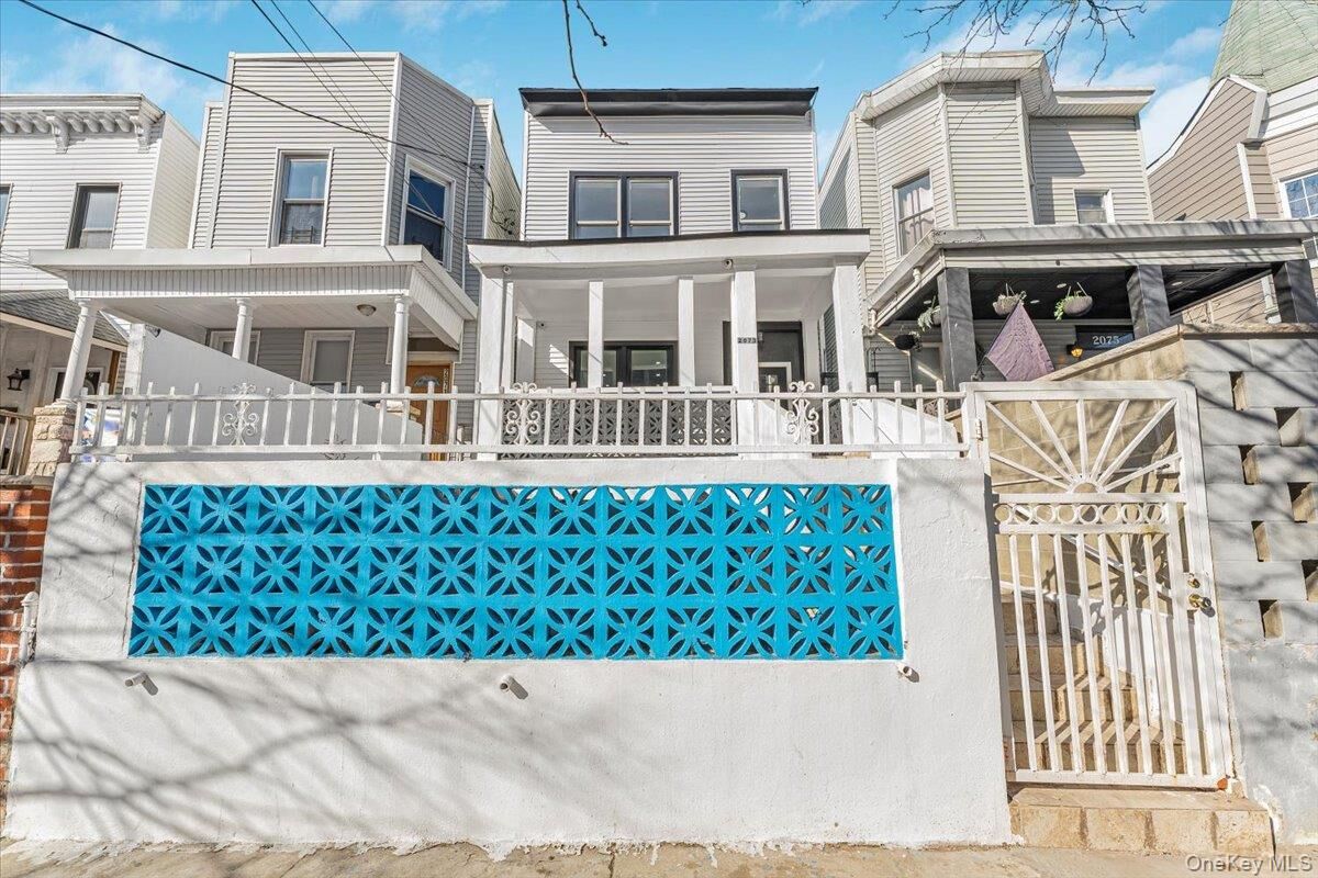 Property Photo:  2073 Bathgate Avenue  NY 10457 