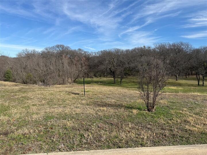 Property Photo:  2459 Creekwood Drive  TX 75104 