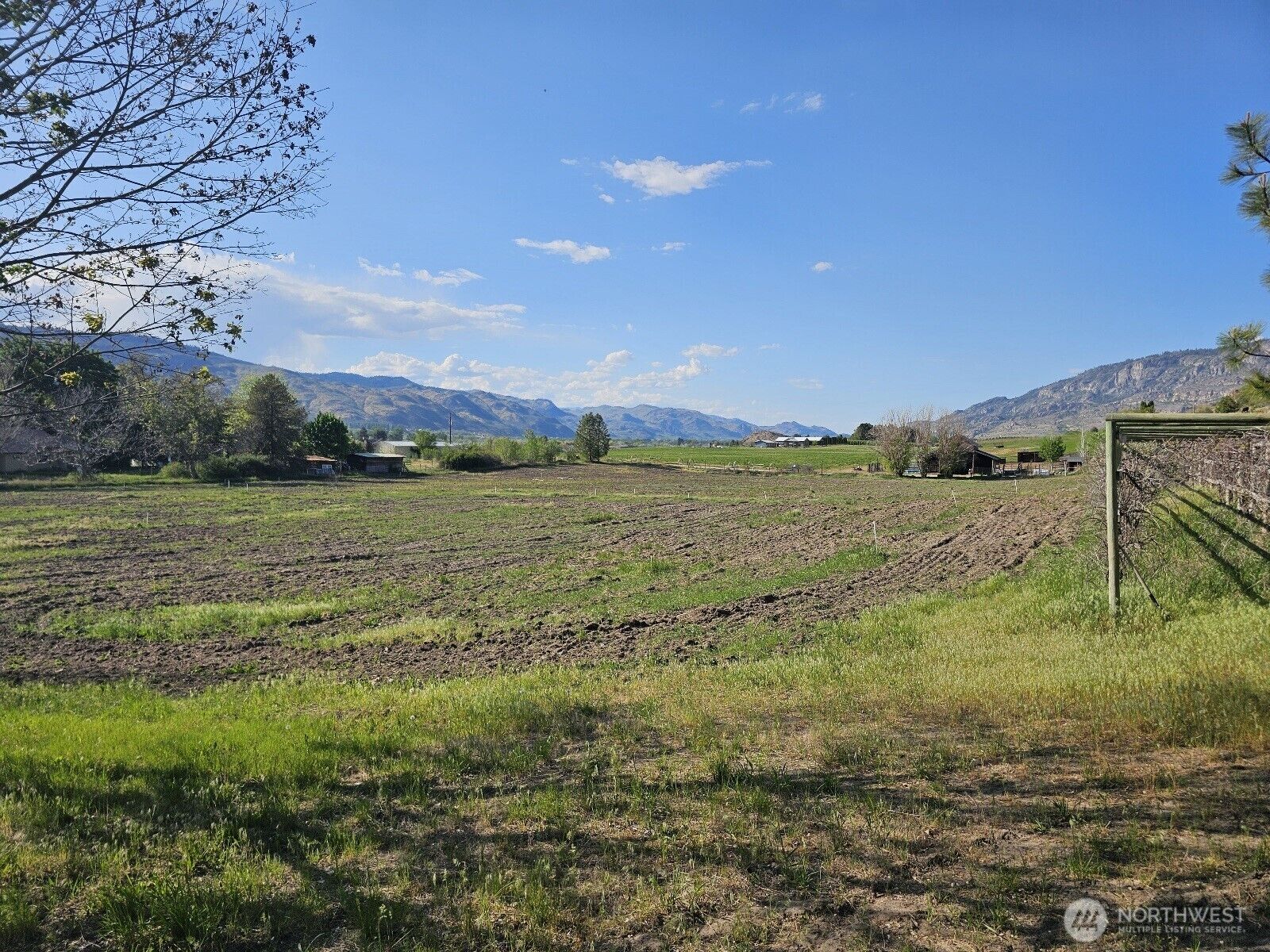 Property Photo:  8 D  Oneil Road  WA 98844 