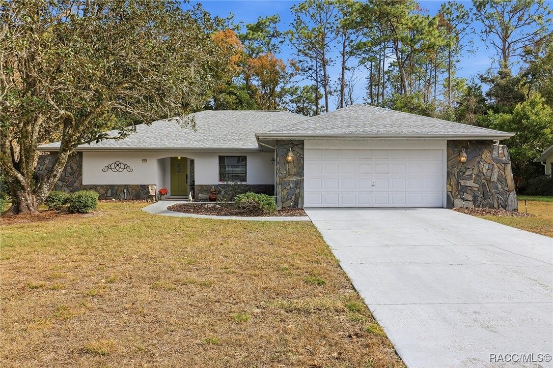 Property Photo:  27 Lemington Court  FL 34446 