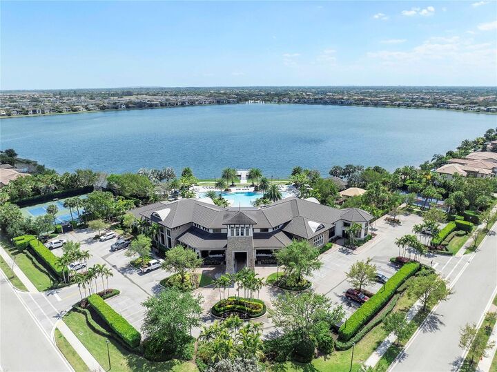 Property Photo:  11425 Watercrest Circle  FL 33076 