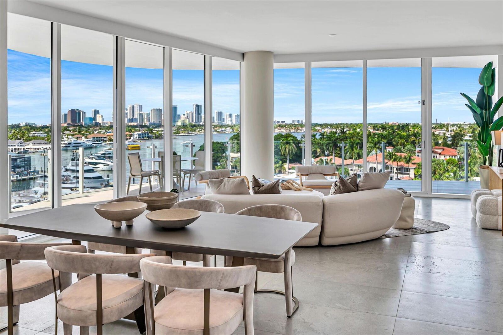 Property Photo:  2241 SE 17th Street 601  FL 33316 