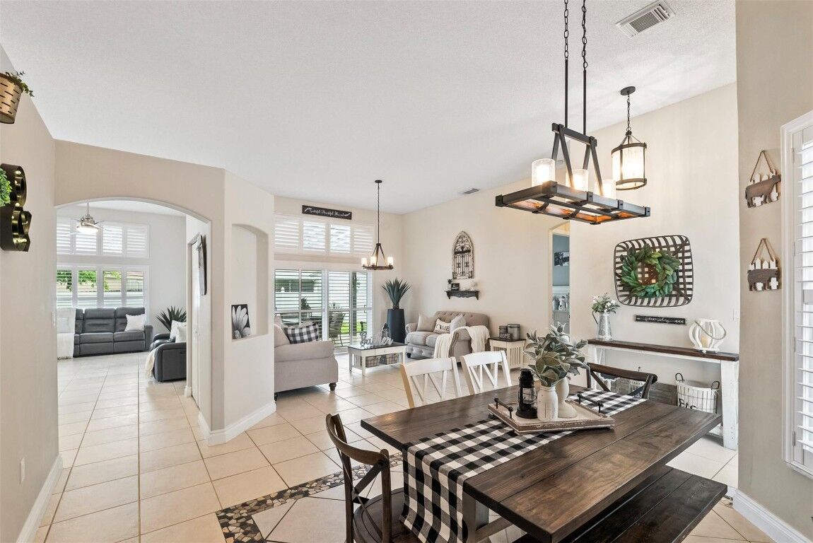 Property Photo: 19052 NW 23rd Street FL 33029