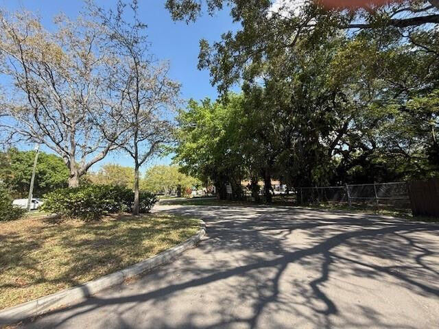 Property Photo:  3340 SW 15th Avenue  FL 33315 