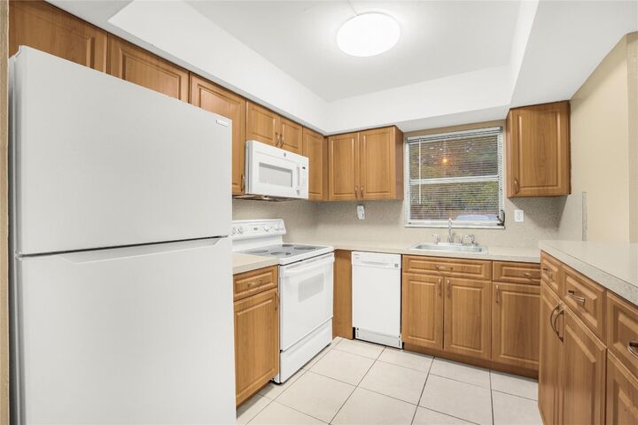 Property Photo:  6111 SW 42nd Court  FL 33314 