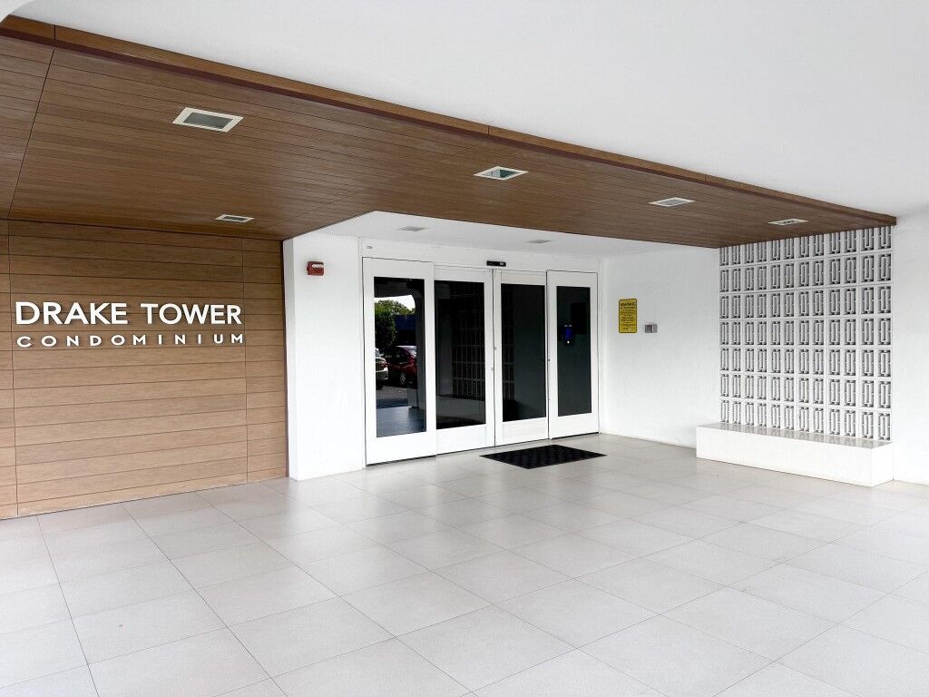 Property Photo:  1800 N Andrews Avenue 1G  FL 33311 