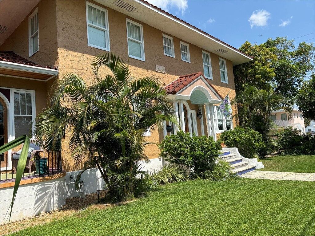 Property Photo:  1611 S Olive  FL 33401 