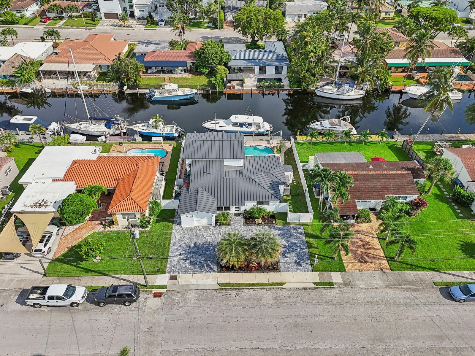 Property Photo:  1113 Tangelo Isle  FL 33315 