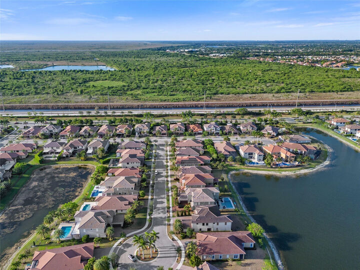 Property Photo:  9811 Lakeview Lane  FL 33076 