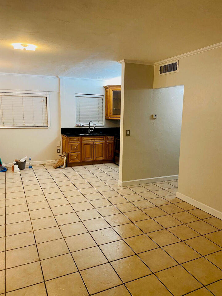 Property Photo:  1301 N 12th Court 12A  FL 33019 