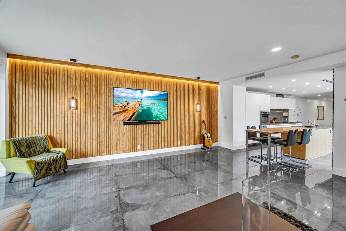 Property Photo: 1511 NE 4th Place FL 33301