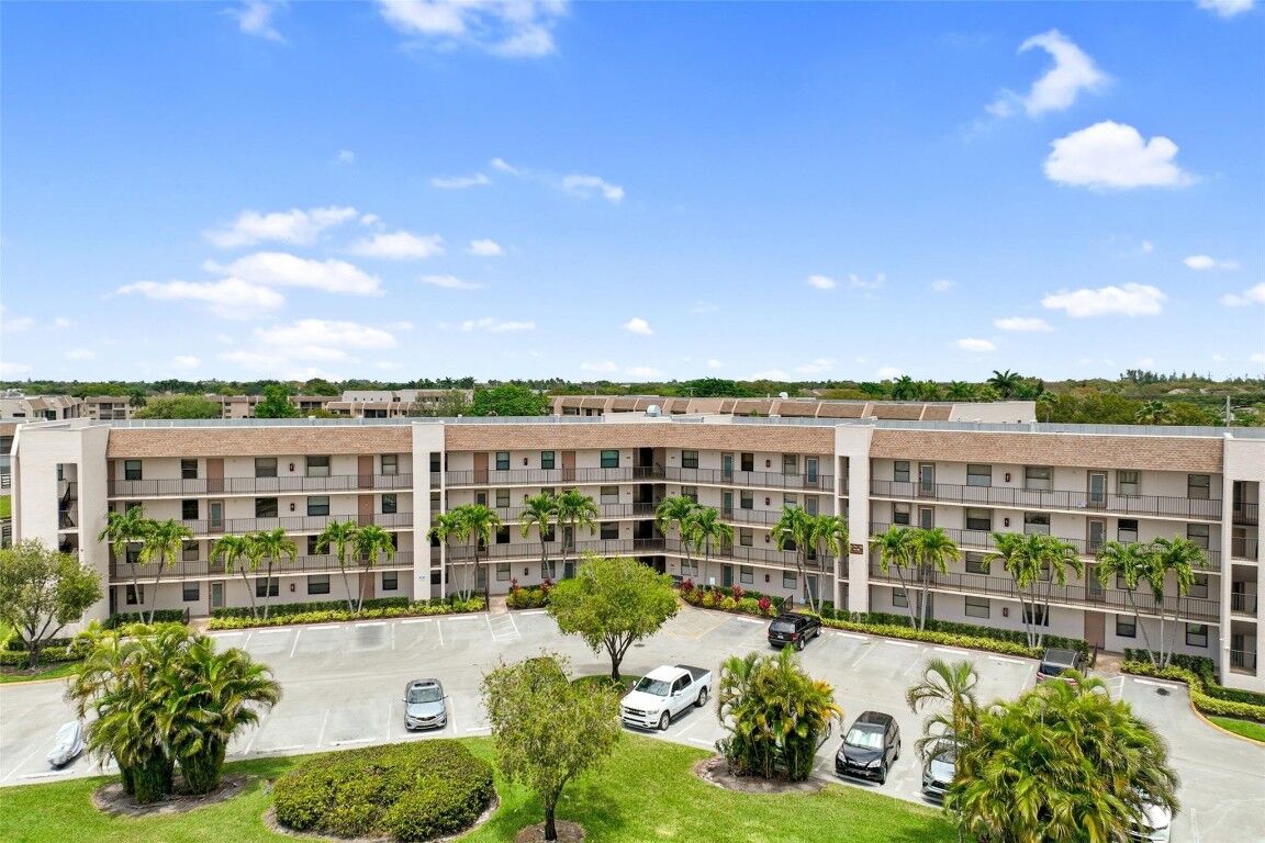 Property Photo:  10101 Sunrise Lakes Boulevard 404  FL 33322 