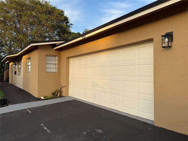 Property Photo:  602 NE 38th Street  FL 33334 