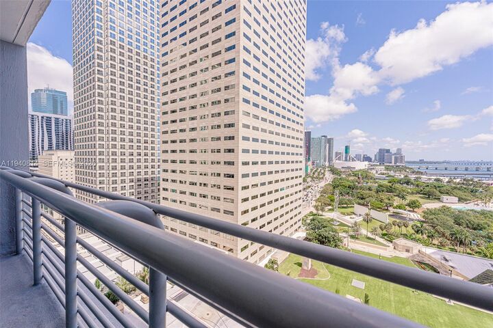 Property Photo:  325 S Biscayne Blvd 2420  FL 33131 