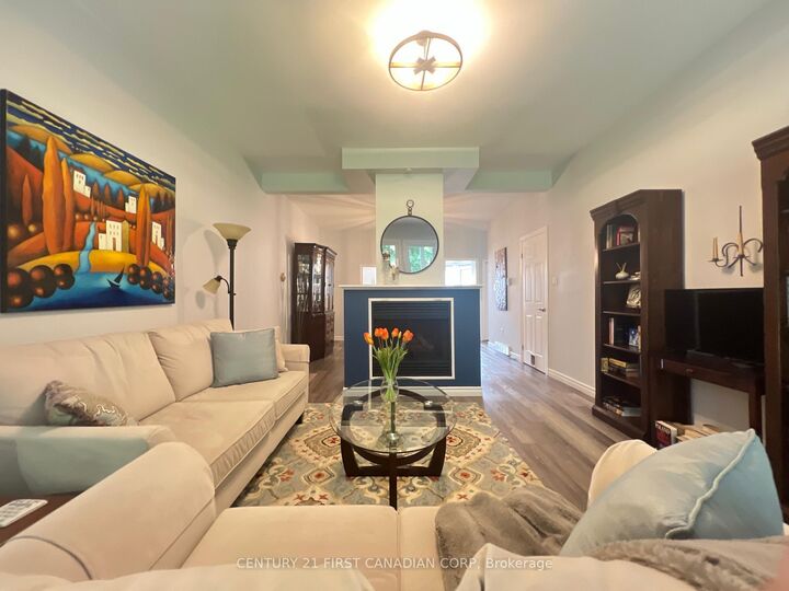 Property Photo:  374 Front Street 10  ON N5L 1E9 