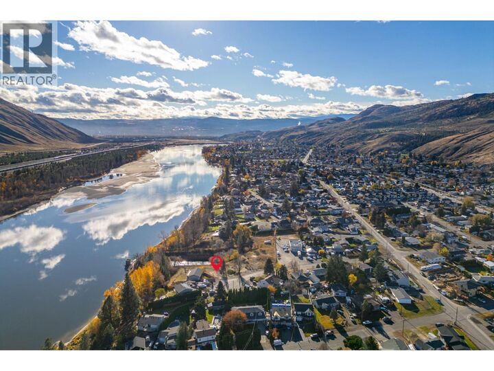 Property Photo:  607 Porterfield Road  BC V2B 6M5 