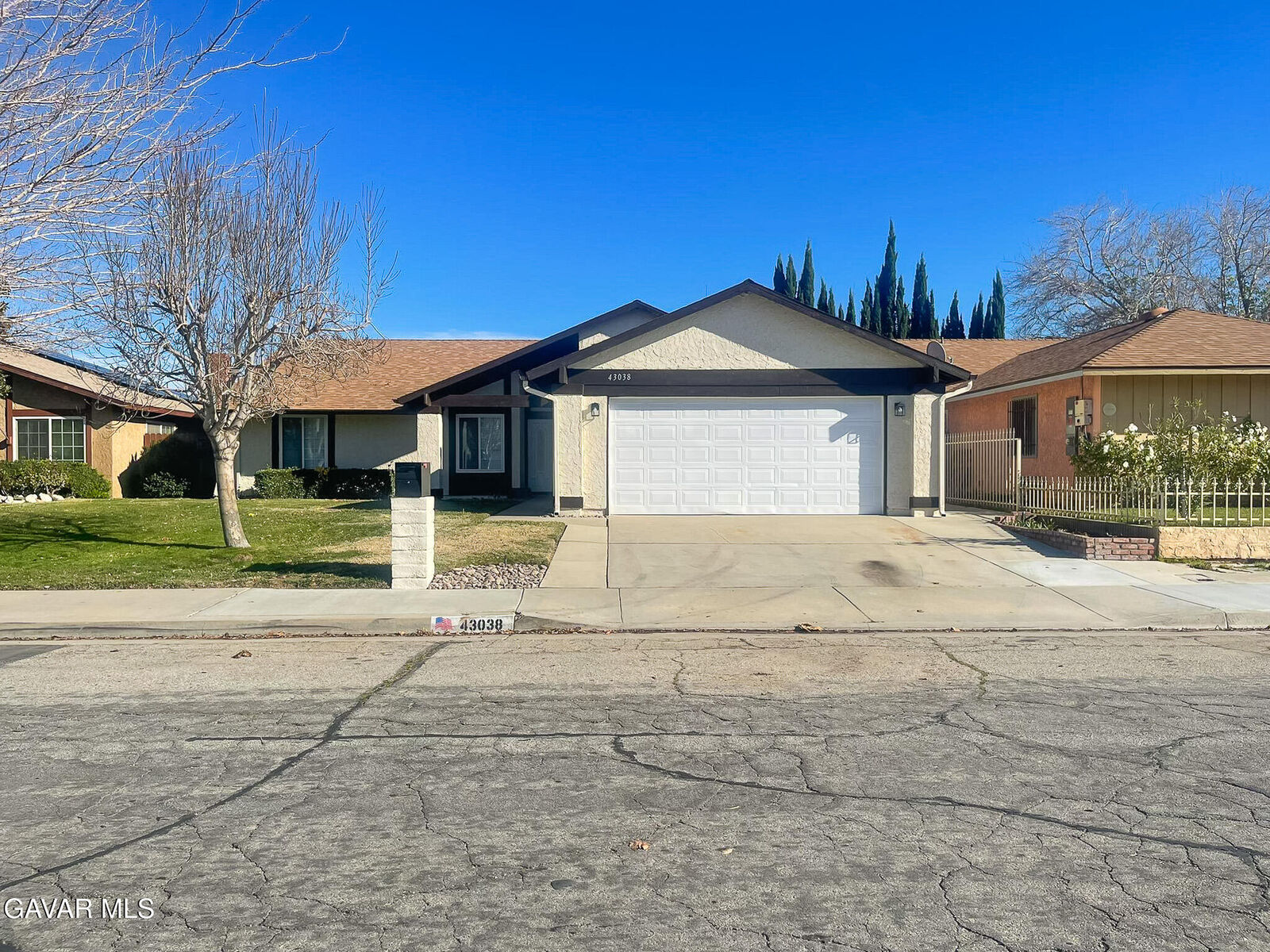 Property Photo: 43038 Burlwood Drive CA 93536