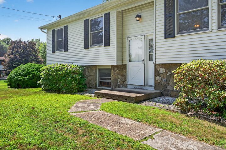 Property Photo:  323 S Ohioville Road  NY 12561 