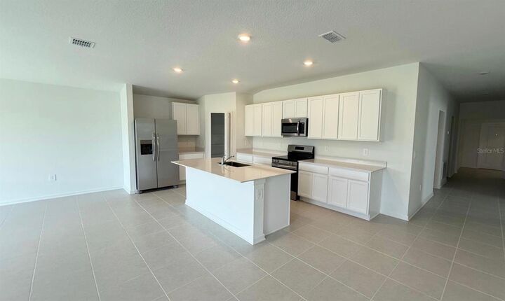 Property Photo: 2934 Pennachio Drive FL 33853