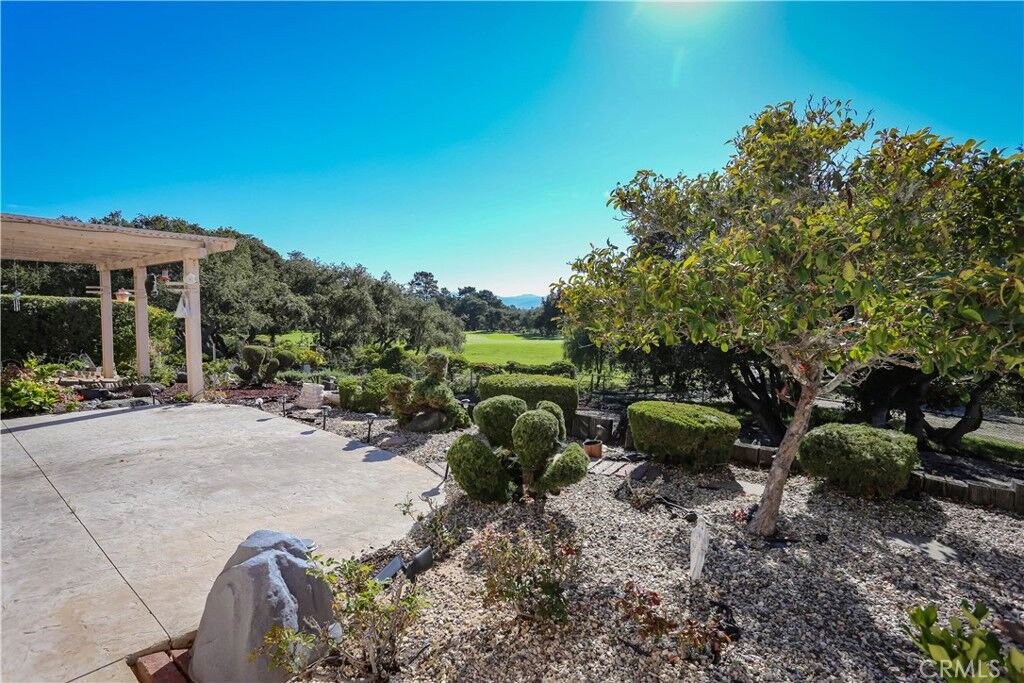 Property Photo:  372 Oak Hill  CA 93436 