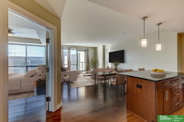 Property Photo:  3200 Farnam Court 3610  NE 68131 