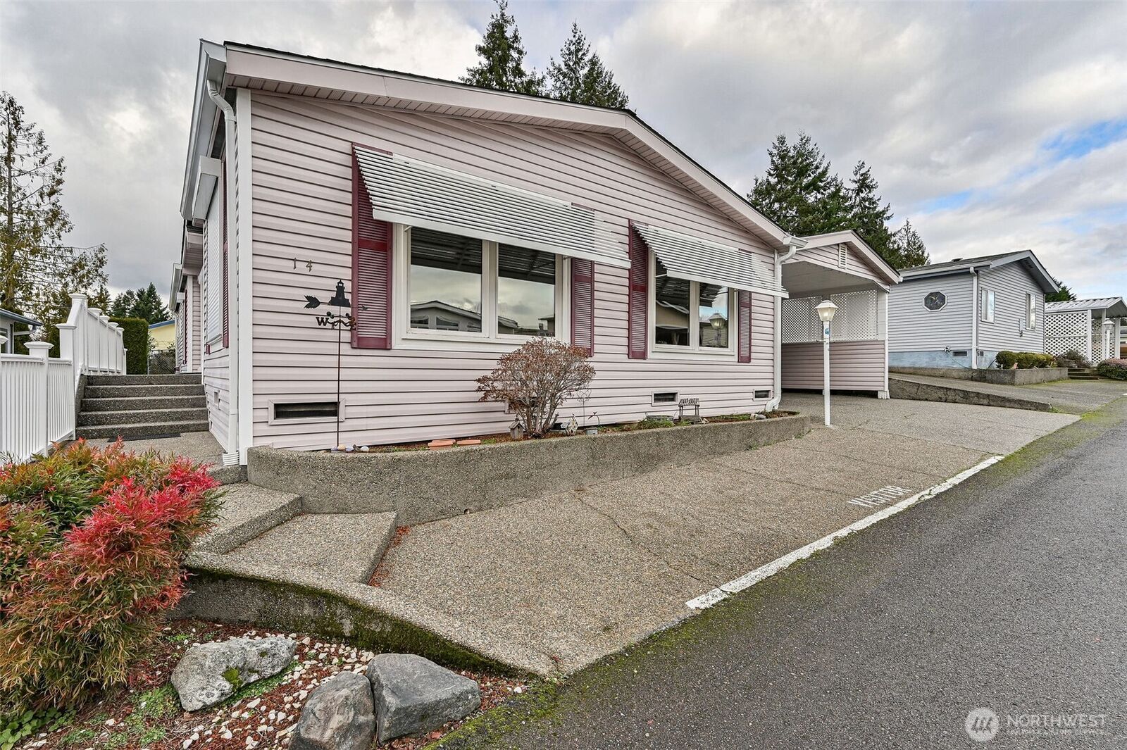 Property Photo:  32820  20th Avenue S 14  WA 98003 