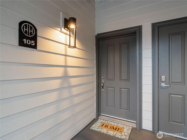 Property Photo:  320 E 32nd Street 105  WA 98404 