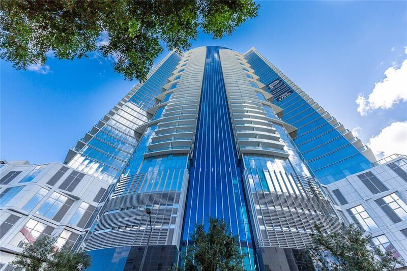 Property Photo: 851 NE 1st Avenue 3207 FL 33132