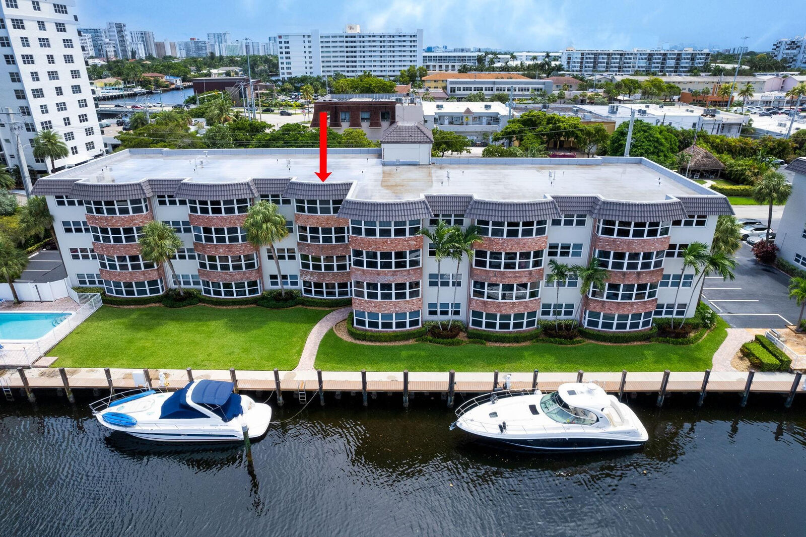 Property Photo:  3121 NE 51st Street 404E  FL 33308 