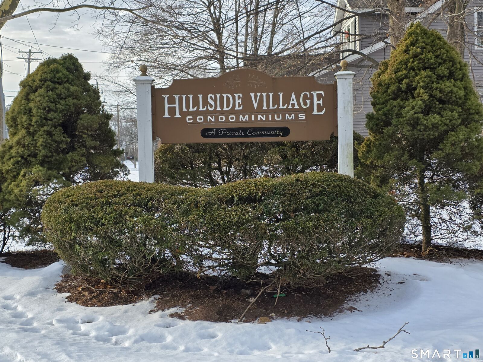 Property Photo: 45 Towne House Road 45 CT 06514