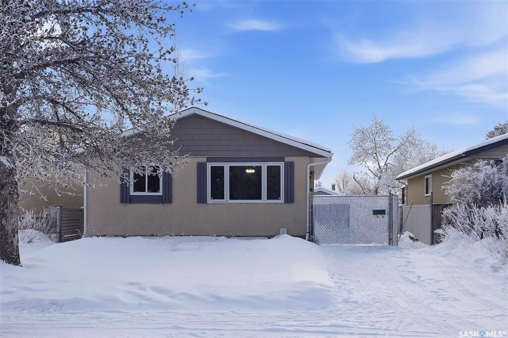 Property Photo:  258 Waterloo Crescent  SK S7H 4G5 