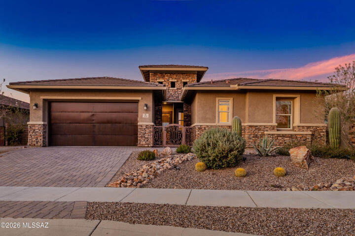 Property Photo: 320 W Saguaro Arm Trail AZ 85755