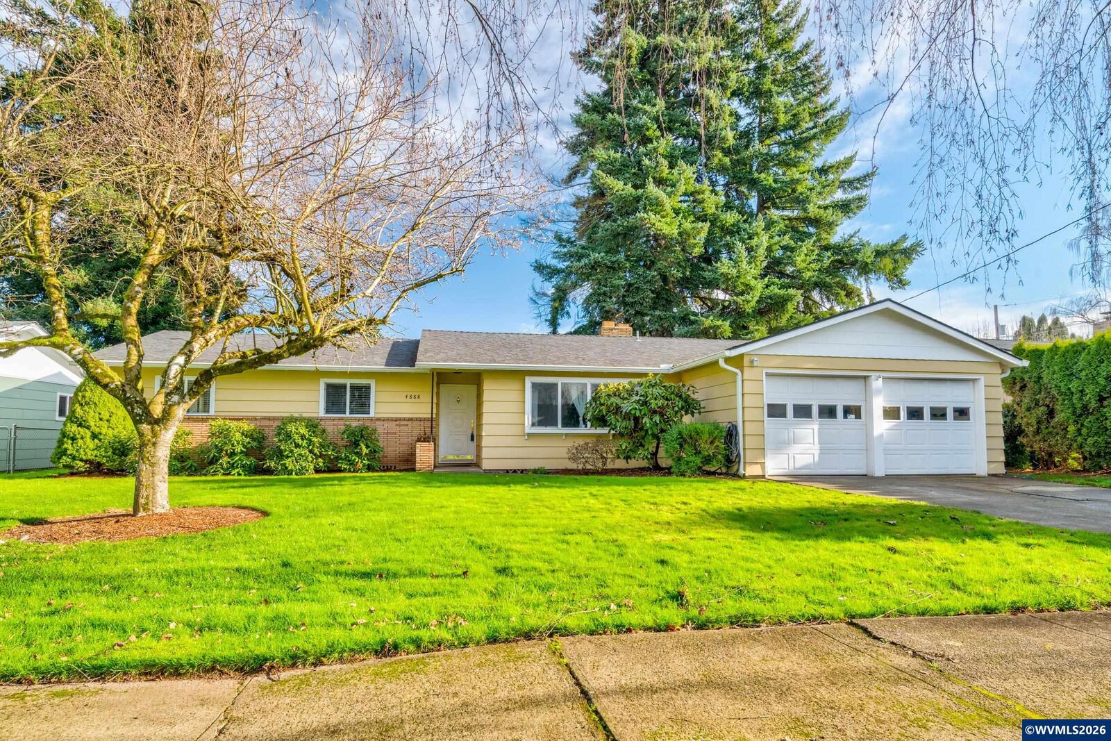 Property Photo: 4888 38th Pl NE OR 97305