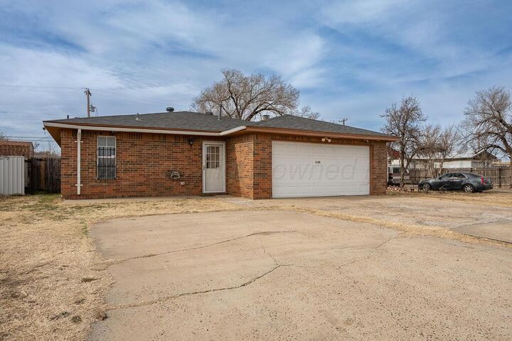 Property Photo: 2106 S Cleveland Street TX 79103-1219