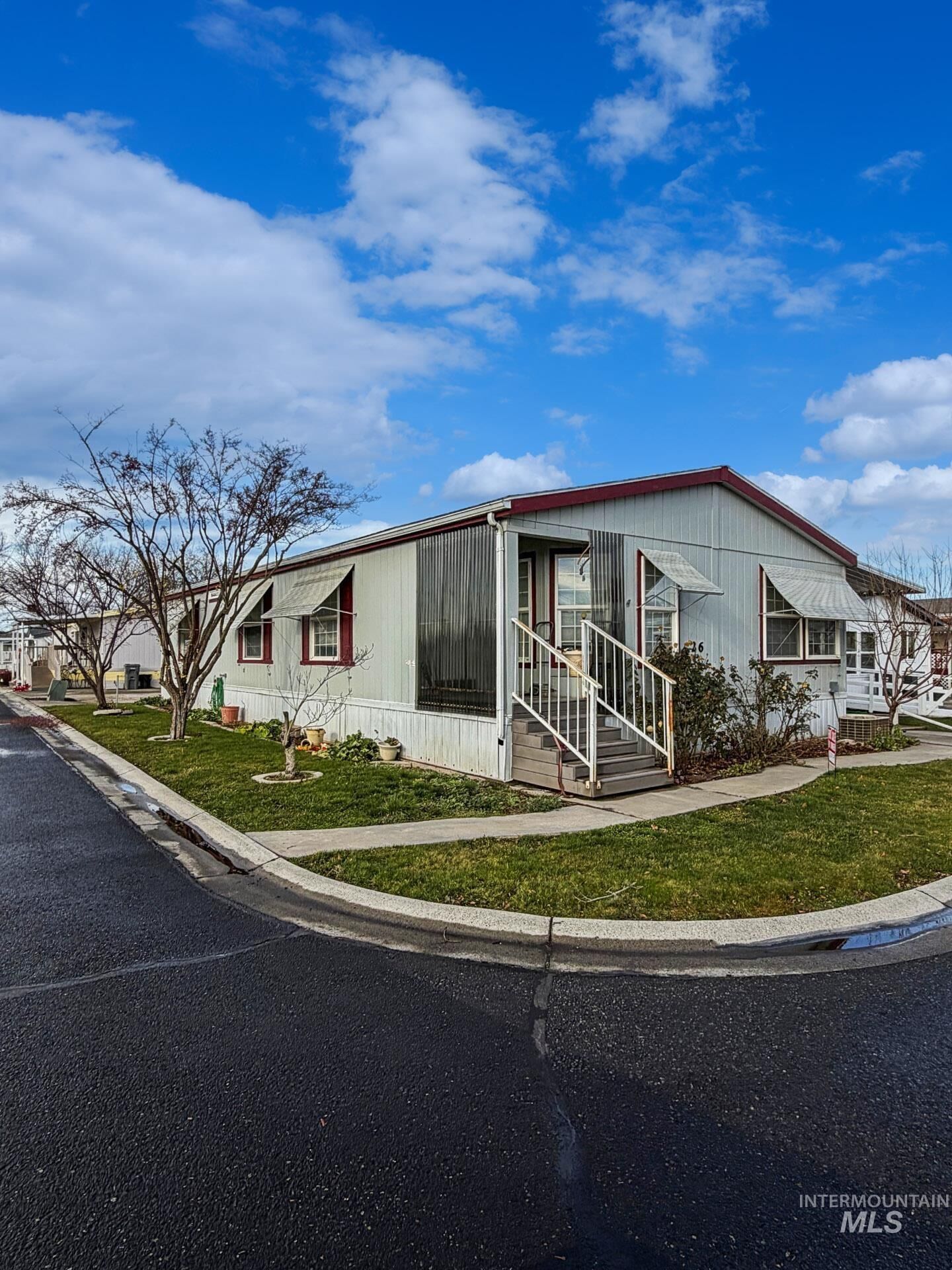 Property Photo:  2115 6th Ave #26  WA 99403 