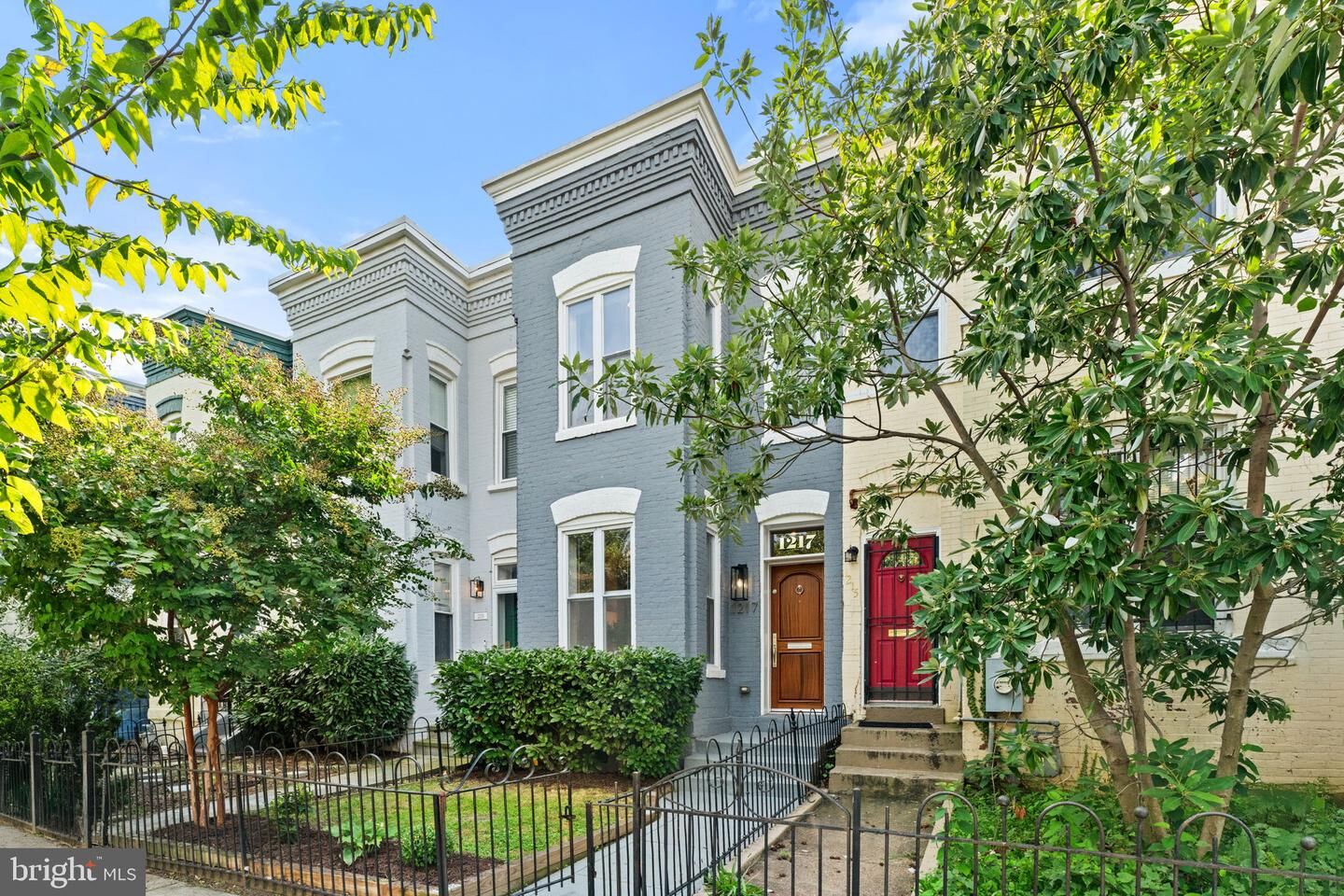 Property Photo:  1217 I Street NE  DC 20002 