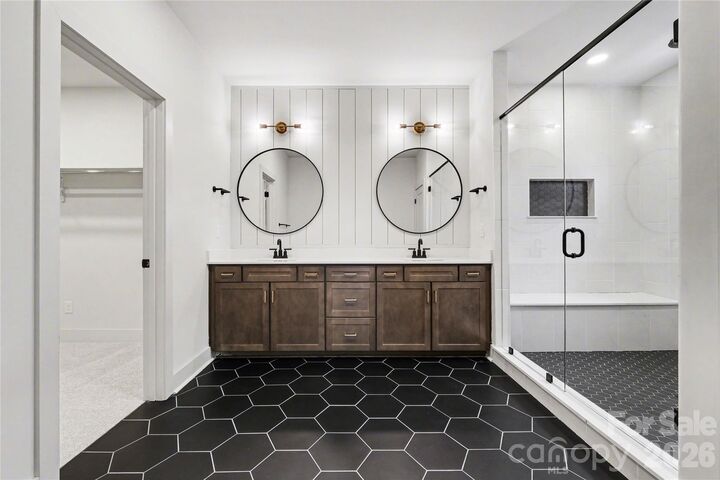 Property Photo:  2416 Crestview Drive  NC 28216 